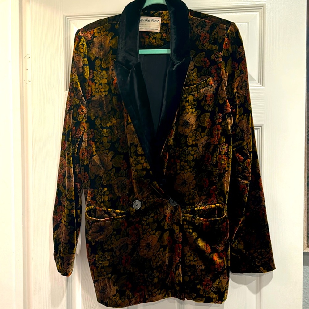 Free People beautiful velvet blazer